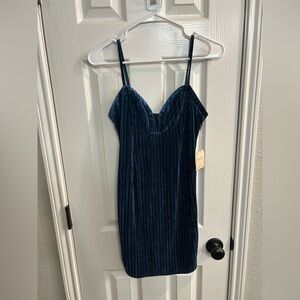 Forever 21 Women’s Sexy Mini Dress Size S Blue Velvet Date Night Club Wear NWT